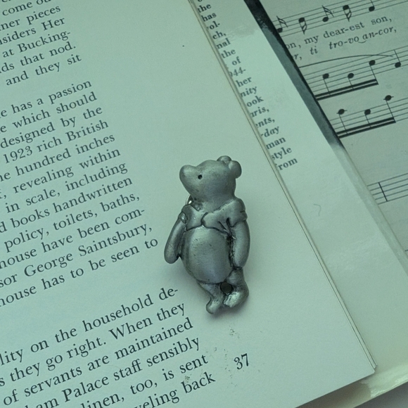 winnie The Pooh Disney Silver Bear Pin - Picture 3 of 7